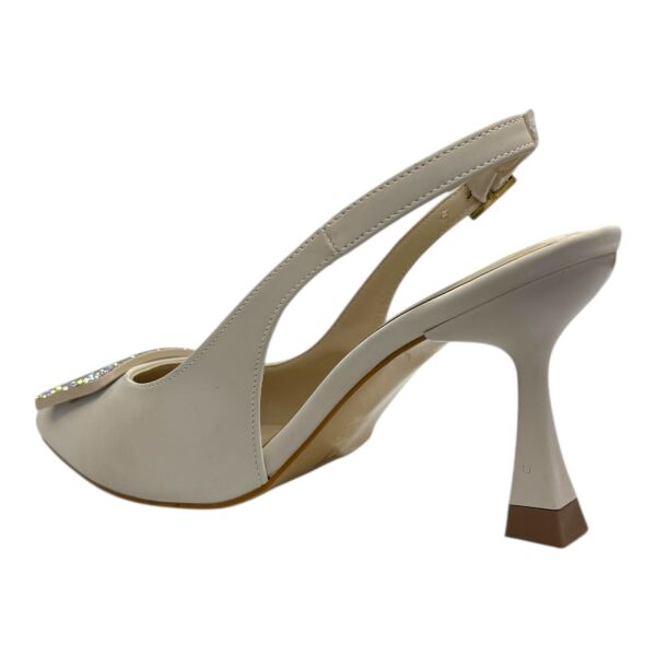 Kare Kristal Tokalı Krem Topuklu Ayakkabı