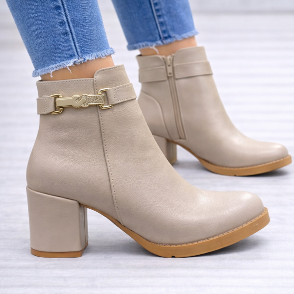 Bej Renk Tokalı Kalın Topuk Kadın Bot