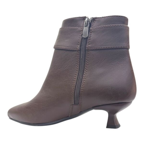 Kahverengi İnce Topuklu Kadın Bot | Kuş Figürlü & Taş Detaylı Şık Bilekte Bot