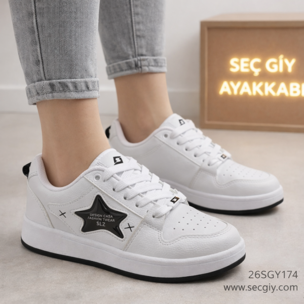 Beyaz Yıldız Detaylı Bayan Spor Ayakkabı – Günlük Rahat Sneaker