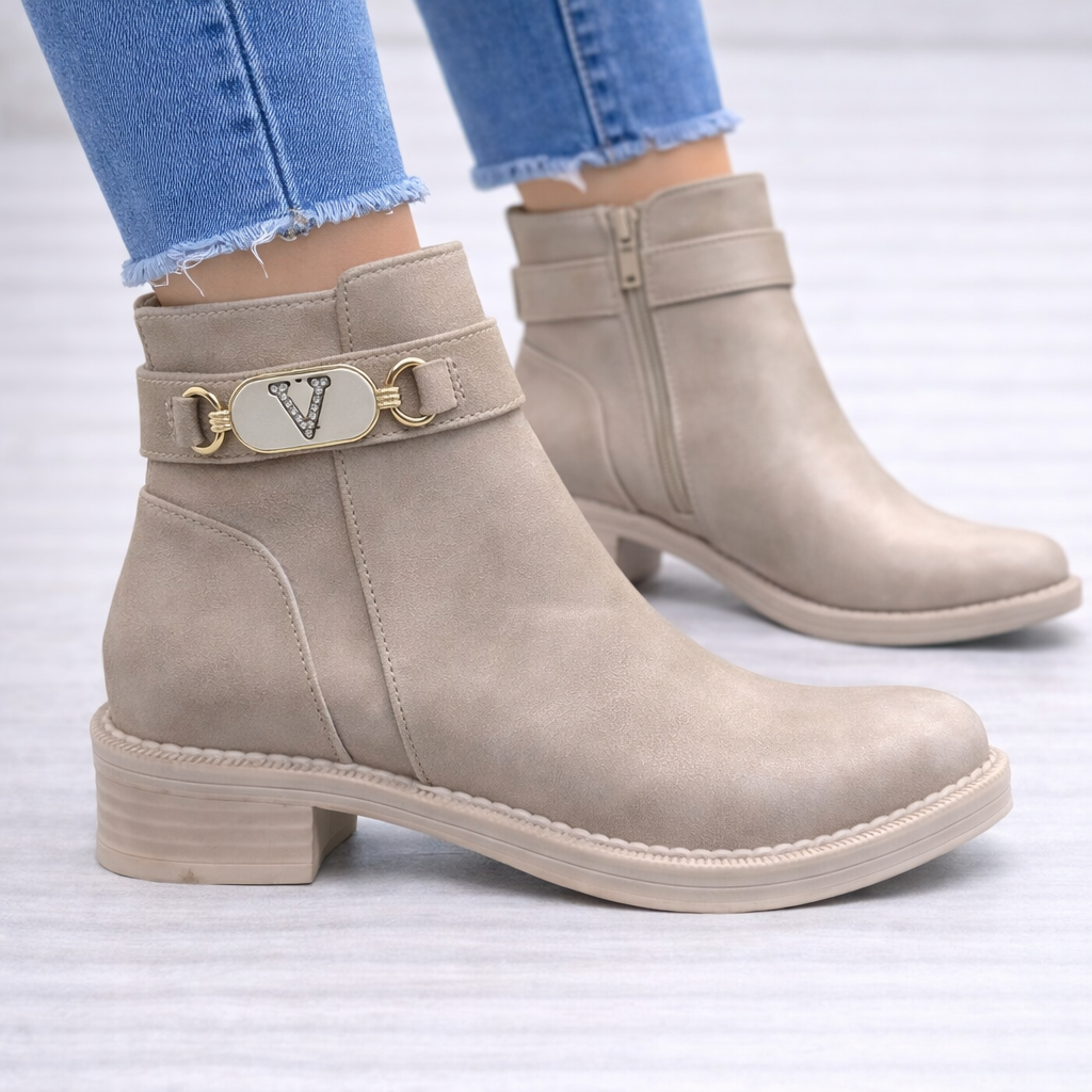 Bej V Logolu Düşük Topuk Kadın Bot