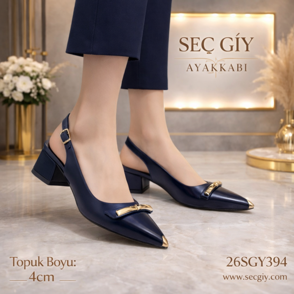Lacivert Kadın Topuklu Ayakkabı 4 cm Kalın Topuk – Gold Detaylı Sivri Burun