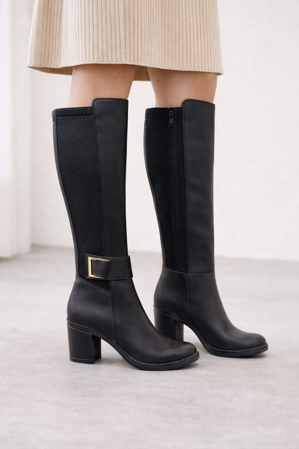 Kadın Siyah Uzun Topuklu Bot | Altın Tokalı – Esnek Baldır Uyumu – Kışlık Çizme Modeli
