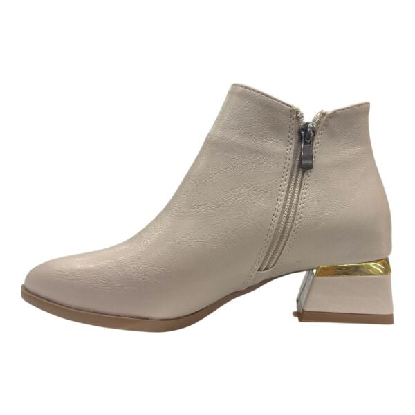 Bej Metal Detaylı Geometrik Topuk Kadın Bot