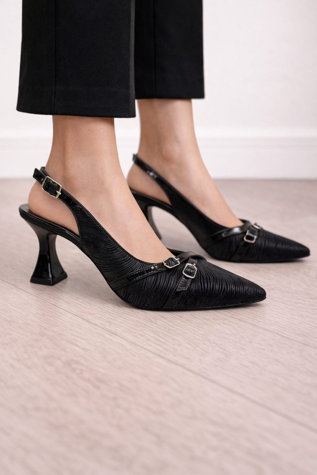 Siyah İkili Kayışlı Topuklu