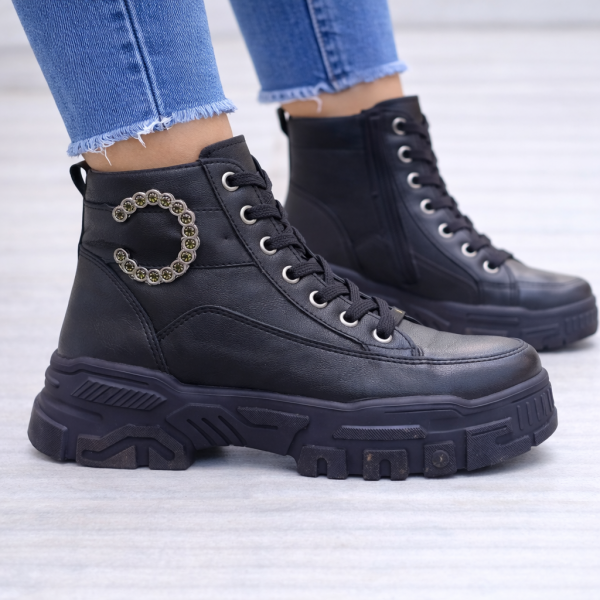 Siyah Taş Tokalı Kalın Taban Kadın Spor Bot