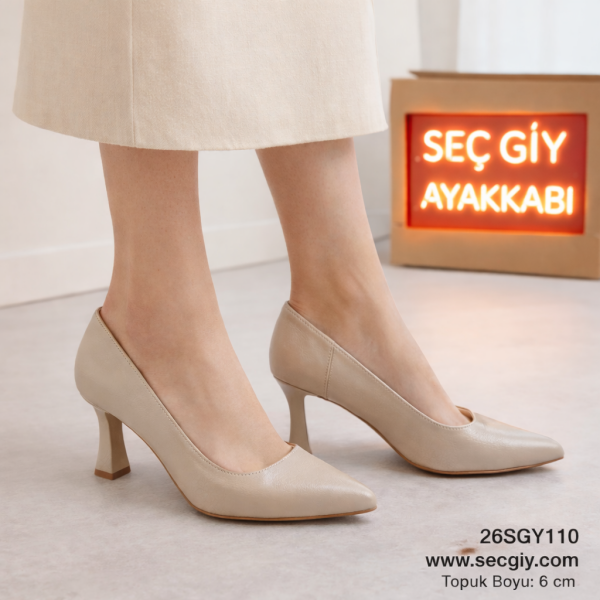 Nude Sivri Burun Topuklu Ayakkabı – Zarif Topuk & Klasik Şıklık