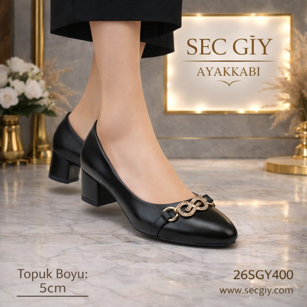 Siyah Kadın Topuklu Ayakkabı 5 cm Kalın Topuk – Gold Taşlı Zincir Detaylı Klasik Model