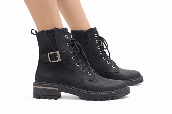 Siyah Tokalı Bağcıklı Kadın Bot