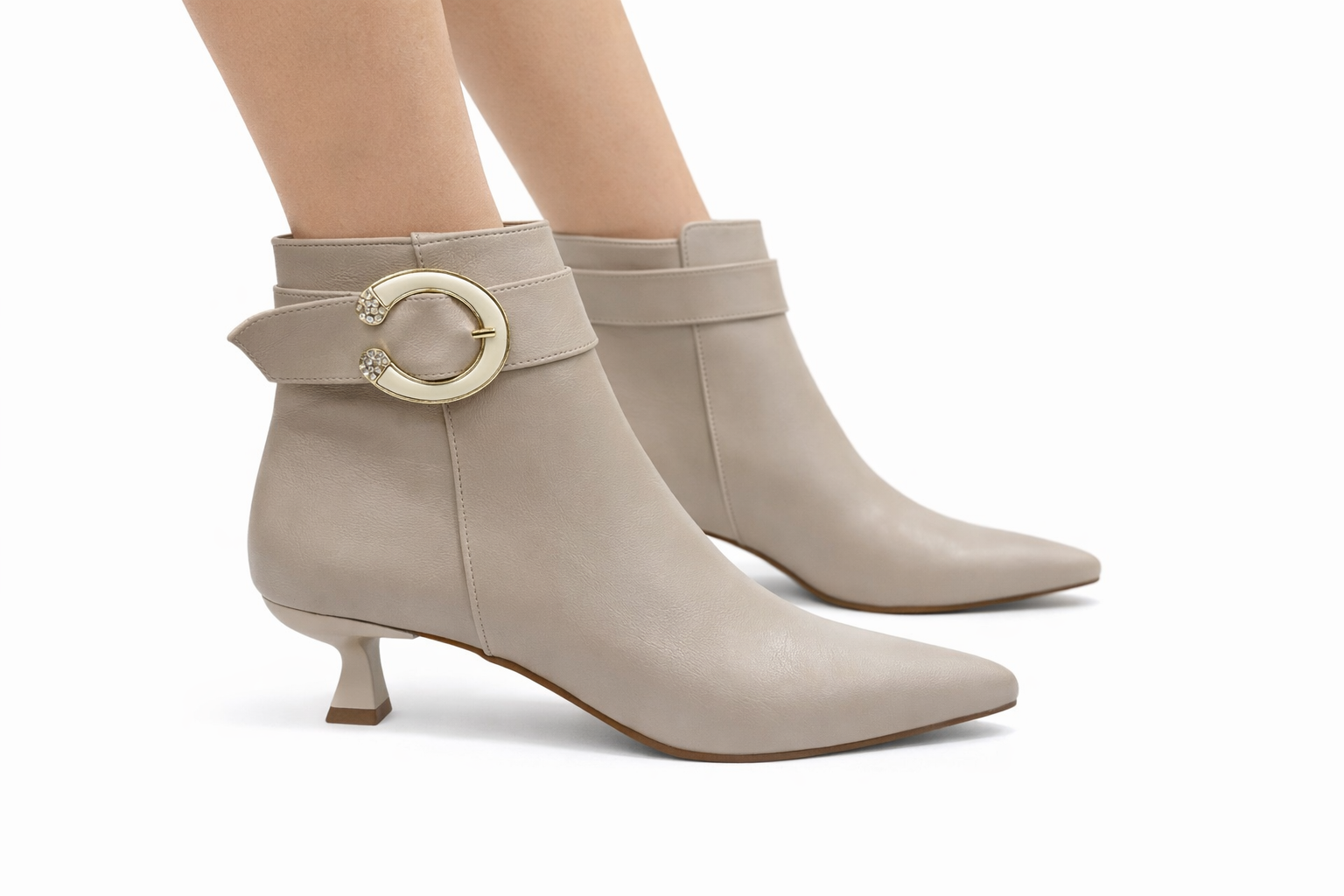 Bej Yuvarlak Tokalı İnce Topuk Kadın Bot