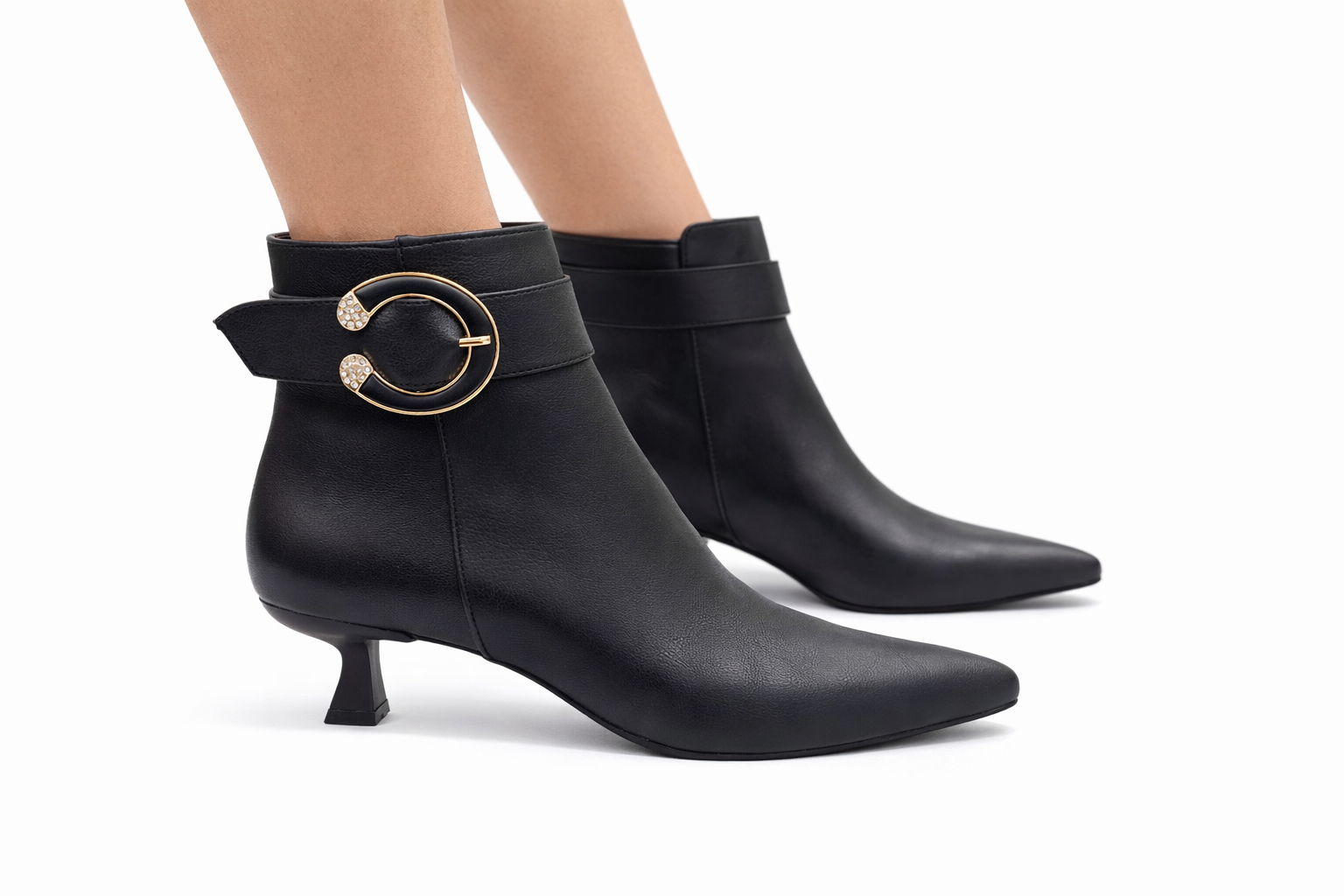 Siyah  Yuvarlak Tokalı İnce Topuk Kadın Bot