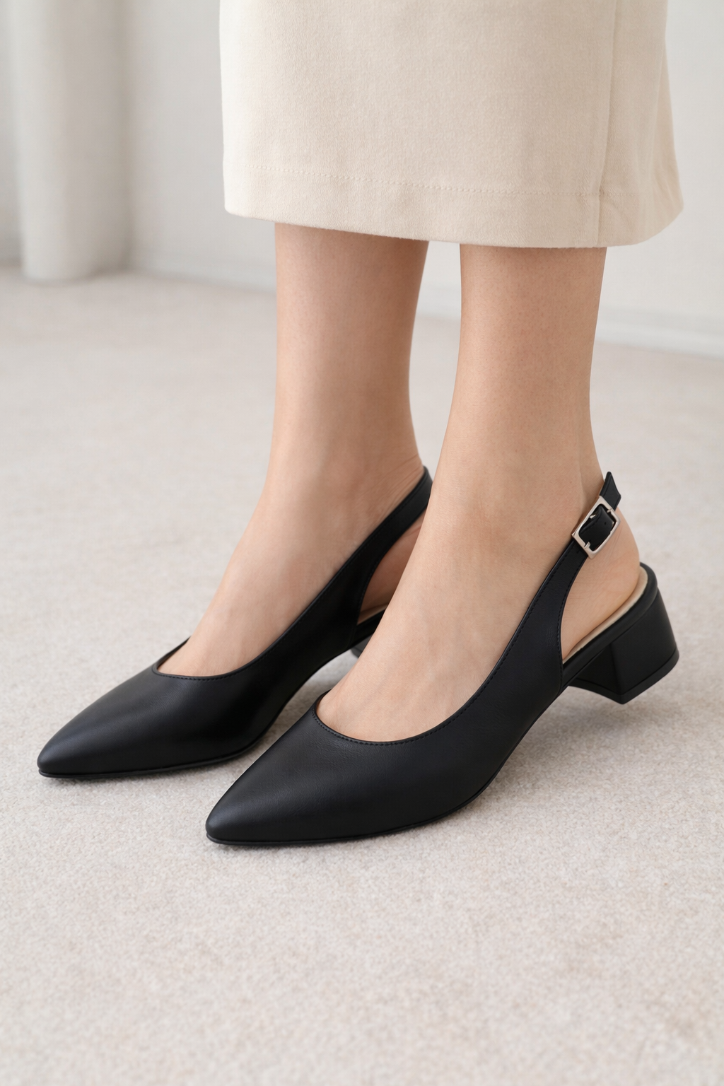 Kadın Siyah Mat  Topuklu Ayakkabı – Sivri Burun, Kısa Kalın Topuk, Günlük Şık