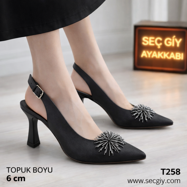 Kadın Topuklu Ayakkabı – Siyah Taş Detaylı Slingback