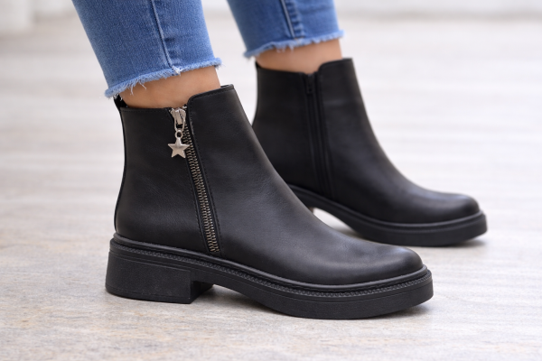 Yıldız Fermuarlı Düz Taban Kadın Bot – Siyah