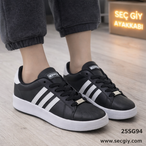 Kadın Siyah Çizgili Spor Ayakkabı – Günlük Bağcıklı Sneaker