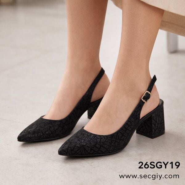 Siyah Desenli Kısa Topuklu Bayan Ayakkabı