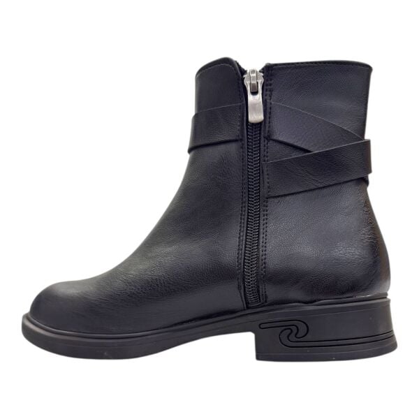 Siyah Tokalı Düz Topuklu Kadın Bot