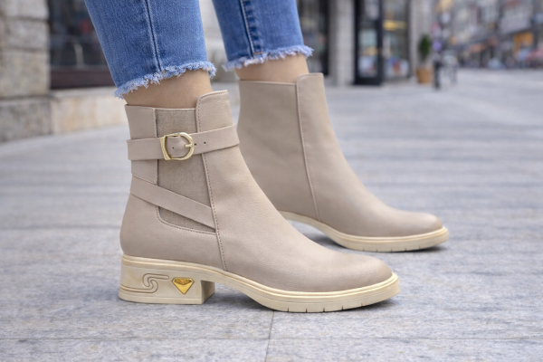 Bej Tokalı Düz Topuklu Kadın Bot – Zarif Günlük Model