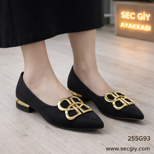 Kadın Siyah Gold Tokalı Babet – Şık Düz Taban Günlük Ayakkabı
