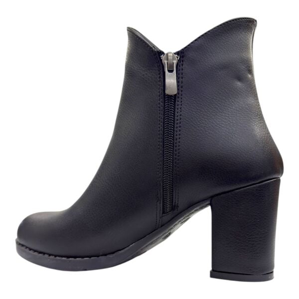 Siyah Altın Düğmeli Kalın Topuklu Kadın Bot – Yeni Sezon Şıklığı