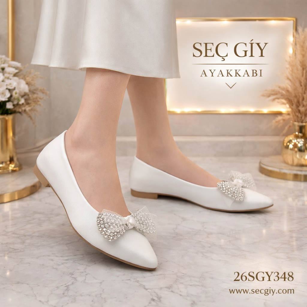 Beyaz Fiyonklu Sivri Burun Kadın Babet – Zarif Taş Detaylı