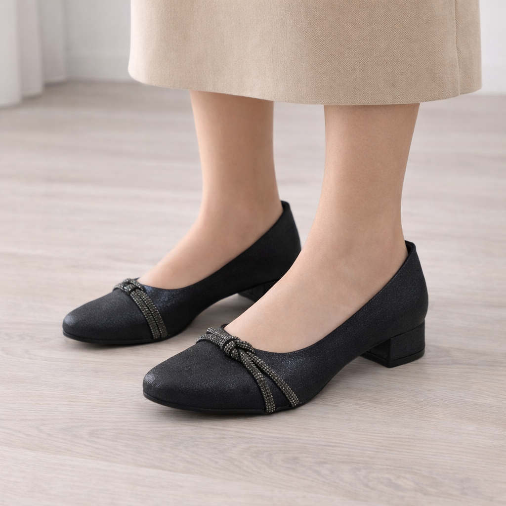 Siyah Taşlı Kadın Kısa Topuklu Babet Ayakkabı