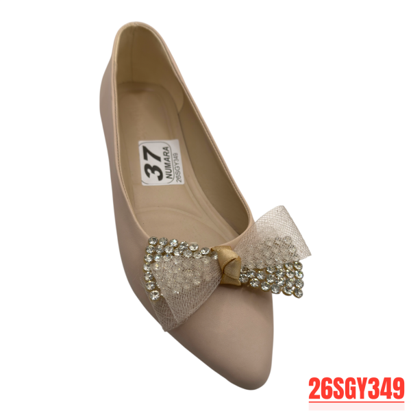 Bej Fiyonklu Sivri Burun Kadın Babet – Taş Detaylı Şık