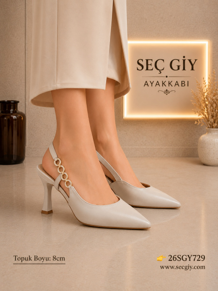 Krem Zincir Detaylı Sivri Burun Topuklu Ayakkabı – Şık Kadın Abiye Stiletto