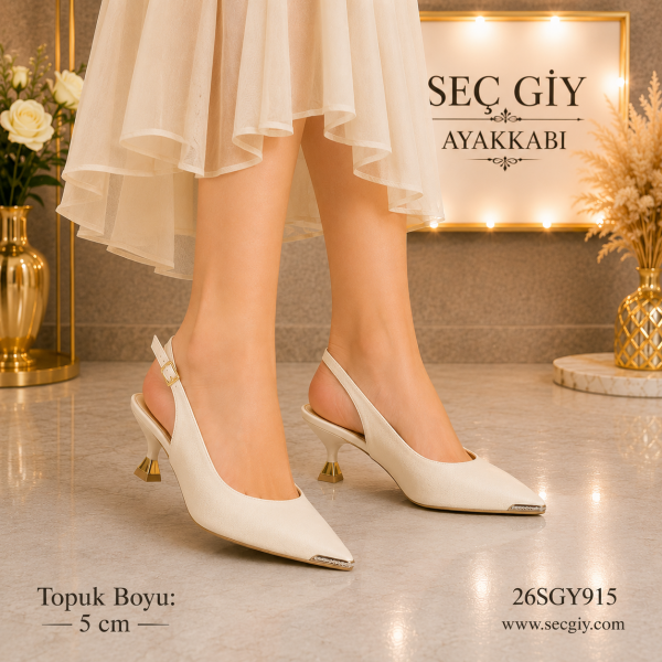 Kadın Krem Sivri Burun Slingback Topuklu Ayakkabı – 5 CM Gold Detaylı Kısa Topuk Klasik & Günlük