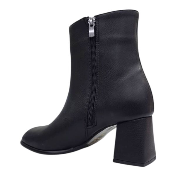 Siyah Kalın Topuklu Kadın Bot