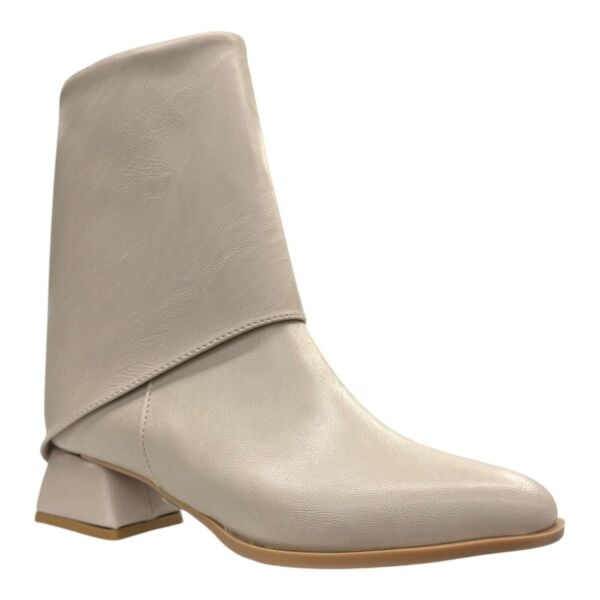 Bej Asimetrik Kısa Topuklu Kadın Bot