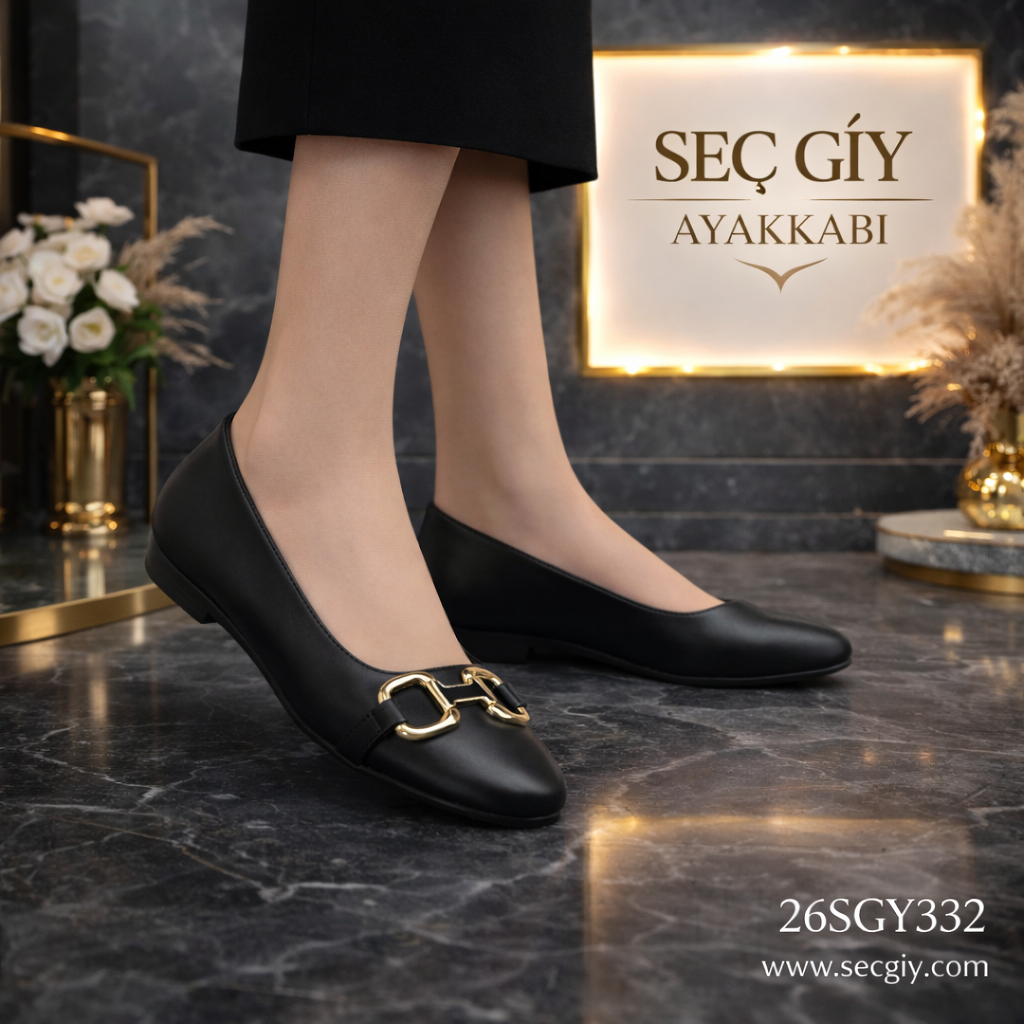 Siyah Gold Tokalı Kadın Babet – Şık ve Zarif Düz Ayakkabı
