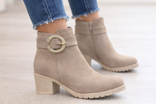 Bej Metal Tokalı Topuklu Kadın Bot