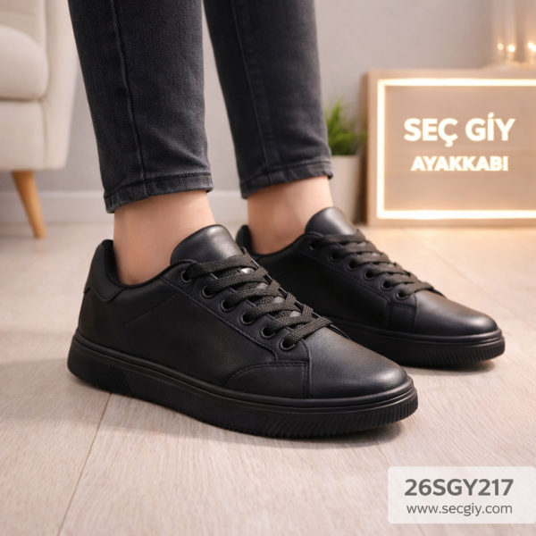 Kadın Siyah Düz Taban Günlük Spor Ayakkabı