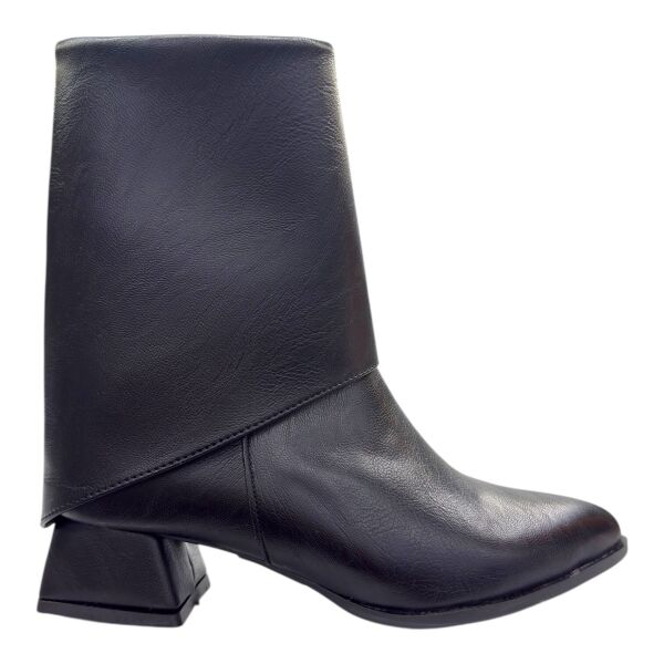 Siyah Asimetrik Kısa Topuklu Kadın Bot 38