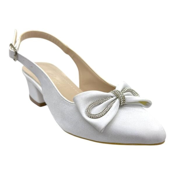 Taş Detaylı Fiyonklu Beyaz Topuklu Ayakkabı