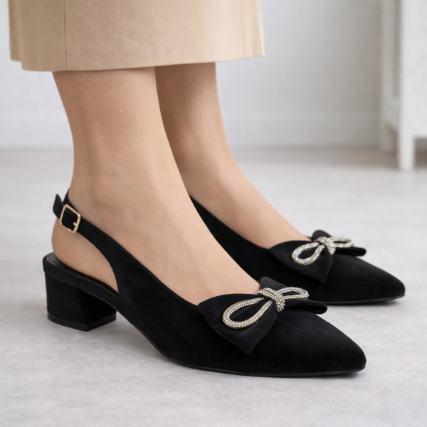 Taş Detaylı Fiyonklu Siyah Topuklu Ayakkabı