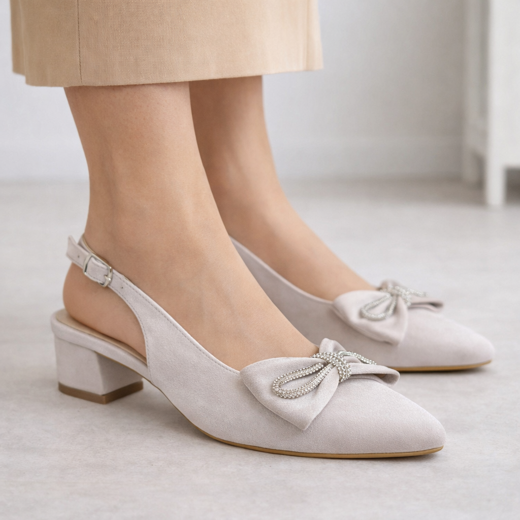 Taş Detaylı Fiyonklu krem Topuklu Ayakkabı