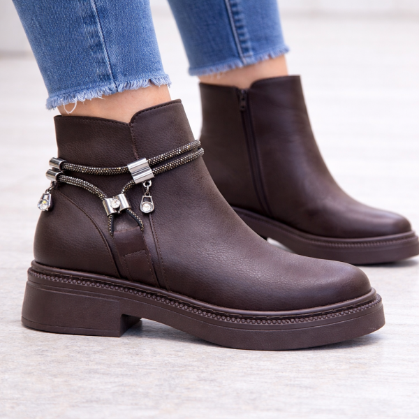 Kahverengi Taş Detaylı Kadın Bilek Botu Kalın Taban Yuvarlak Burun