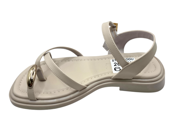 Bej Parmak Arası Sandalet Kadın Düz Taban Tokalı Günlük Yazlık Şık Ayakkabı