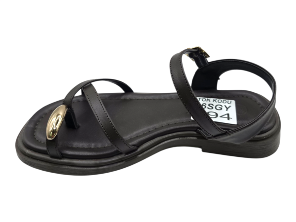 Siyah Parmak Arası Sandalet Kadın Düz Taban Tokalı Günlük Yazlık Şık Ayakkabı