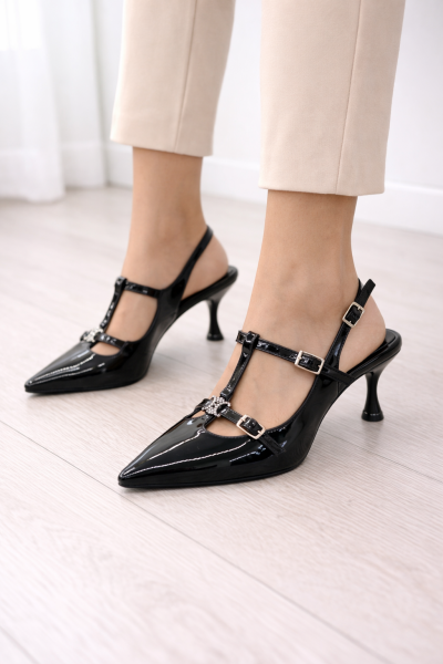 Siyah Rugan T Bantlı Çift Tokalı Topuklu Ayakkabı