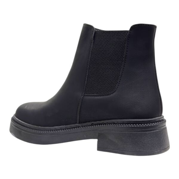 Siyah Metal Kanca Detaylı Kadın Bilek Botu Kalın Taban Yuvarlak Burun