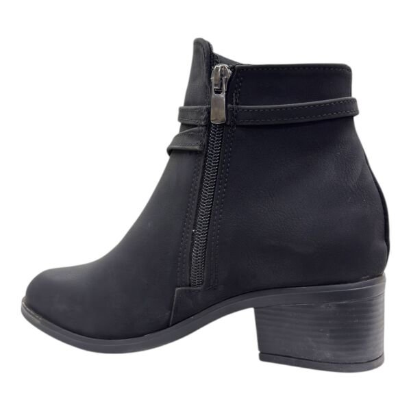 Siyah Altın Tokalı Kadın Bilek Botu Orta Topuk Oval Burun